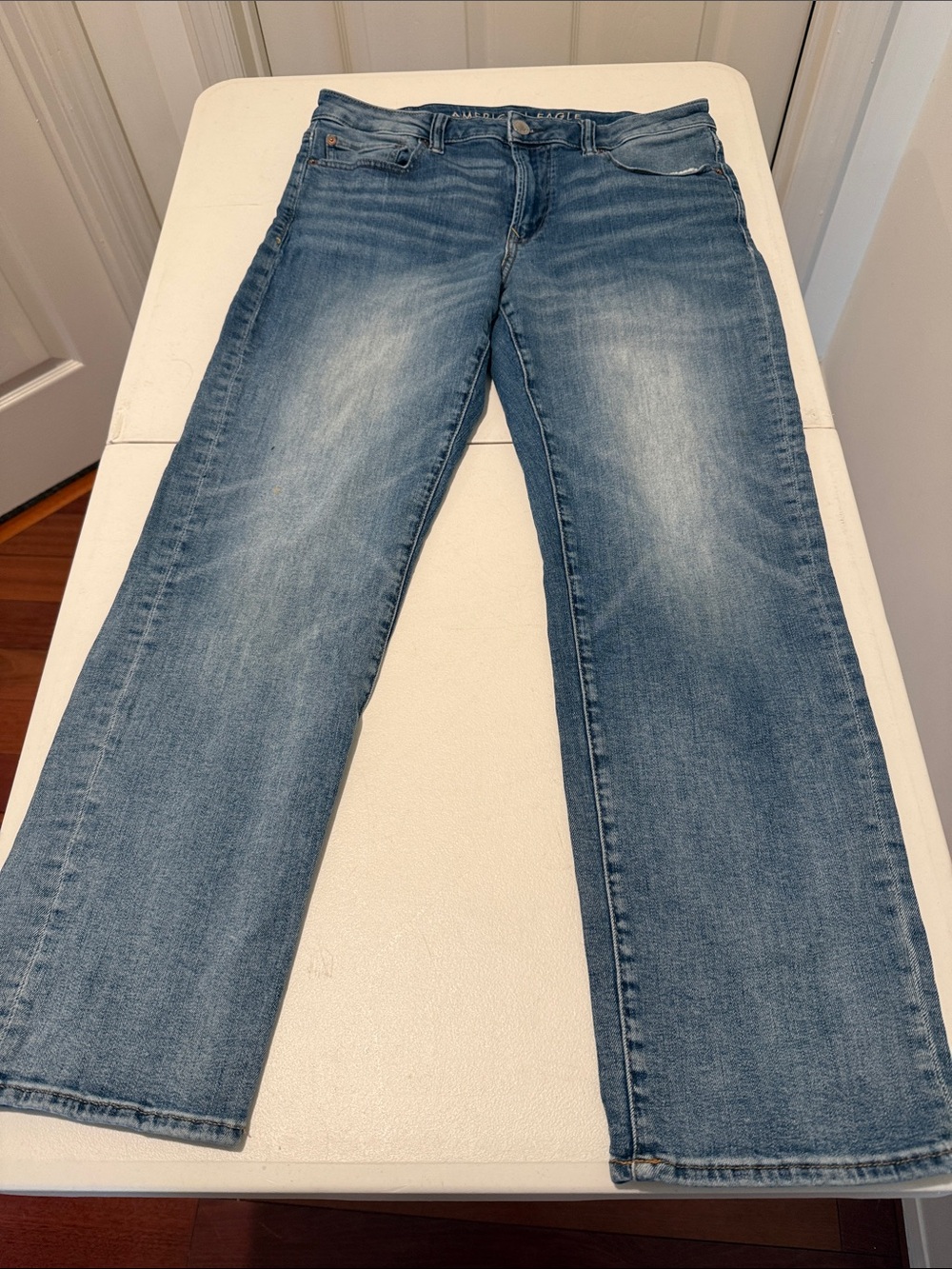 AE Original Straight-Leg Soft Stretch 32x30 Classic Autumn Back to Class Jean